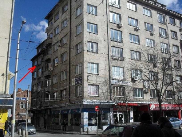 Дава се под наем Четиристаен апартамент в София, Център - 100 кв.м за 137700 € - Снимка #1