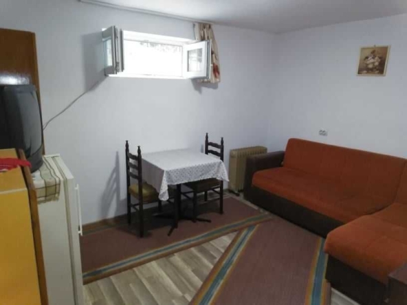 Дава се под наем Едностаен апартамент в Бургас, Възраждане - 20 кв.м за 51 € - Снимка #1