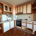 Дава се под наем Тристаен апартамент в Бургас, Изгрев - 85 кв.м за 500 € - Снимка #1