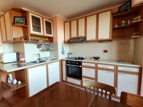 Дава се под наем Тристаен апартамент в Бургас, Изгрев - 85 кв.м за 500 € - Снимка #1