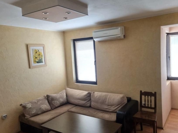 Дава се под наем Двустаен апартамент в Пловдив, Христо Смирненски - 50 кв.м за 375 € - Снимка #1