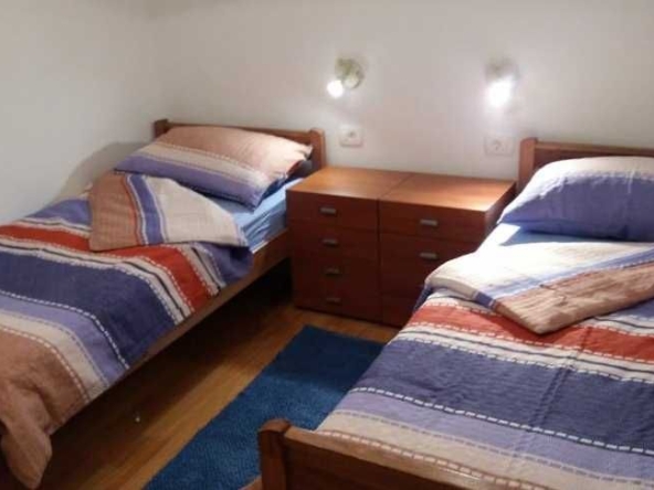 Дава се под наем Двустаен апартамент в Пловдив, Център - 42 кв.м за 153 € - Снимка #1