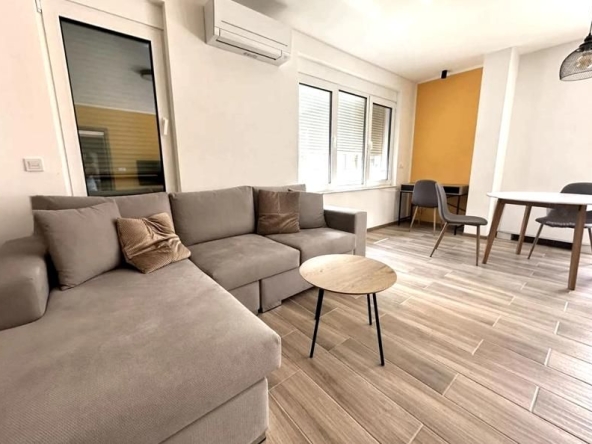 Дава се под наем Двустаен апартамент в Пловдив, Христо Смирненски - 55 кв.м за 525 € - Снимка #1