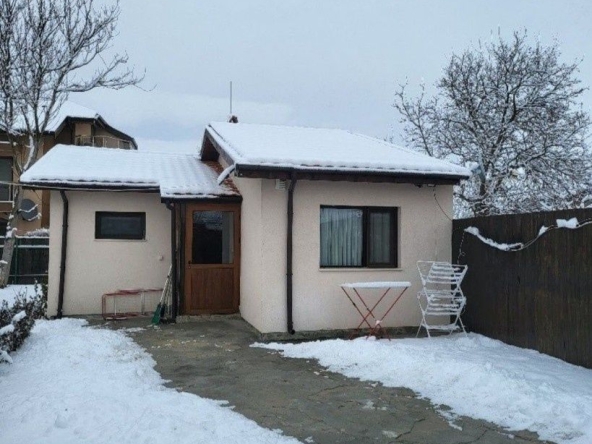 Дава се под наем Къща в с. Волуяк, Област София-град - 60 кв.м за 612 € - Снимка #1