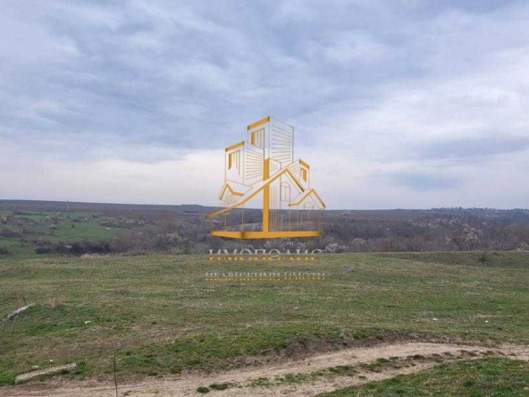 Парцел в с. Марково, Област Шумен - 7500 кв.м за 2 €/кв.м - Снимка #1