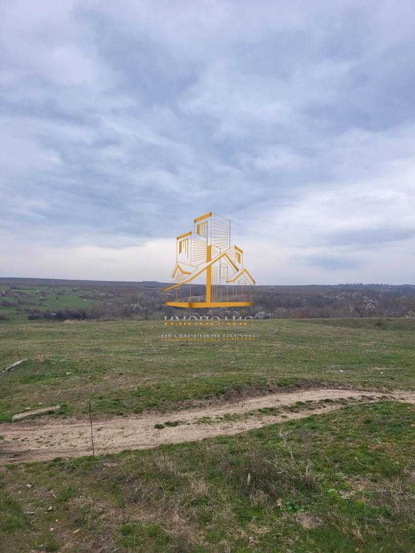 Парцел в с. Марково, Област Шумен - 7500 кв.м за 1 €/кв.м - Снимка #1