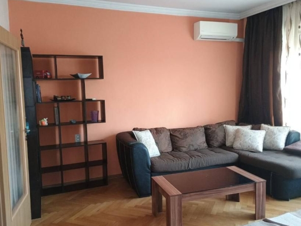 Дава се под наем Двустаен апартамент в Пловдив, Христо Смирненски - 64 кв.м за 345 € - Снимка #1