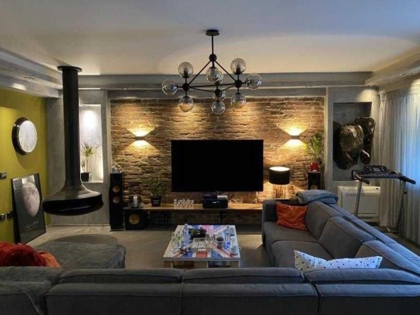 Тристаен апартамент в Бургас, Изгрев - 104 кв.м за 1346 €/кв.м - Снимка #1