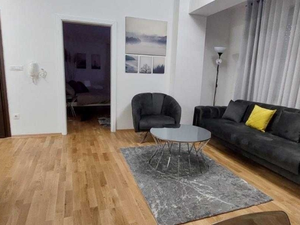 Дава се под наем Двустаен апартамент в Пловдив, Каменица 2 - 59 кв.м за 316.2 € - Снимка #1