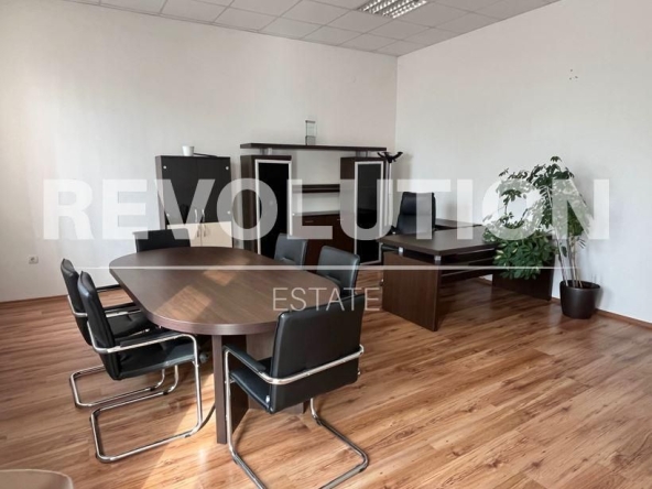 Дава се под наем Офис в Варна, Център - 130 кв.м за 1200 € - Снимка #1