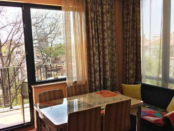 Дава се под наем Двустаен апартамент в Бургас, Център - 70 кв.м за 300 € - Снимка #1