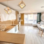 Дава се под наем Тристаен апартамент в Варна, Гръцка махала - 120 кв.м за 698.19 € - Снимка #1