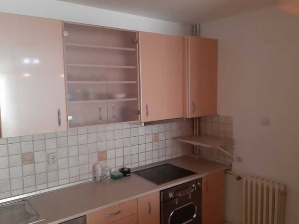 Дава се под наем Тристаен апартамент в Пловдив, Кършияка - 90 кв.м за 265.2 € - Снимка #1