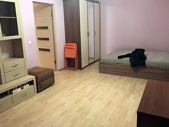 Дава се под наем Двустаен апартамент в Бургас, Славейков - 50 кв.м за 280.5 € - Снимка #1