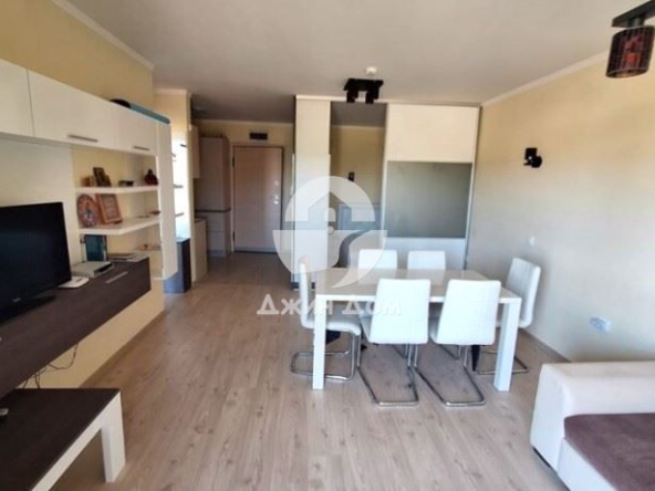 Тристаен апартамент в Несебър - 73 кв.м за 1507 €/кв.м - Снимка #1