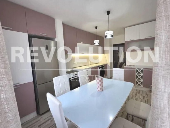 Дава се под наем Тристаен апартамент в Варна, Кайсиева градина - 70 кв.м за 598.23 € - Снимка #1