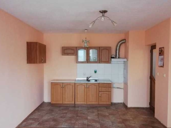 Дава се под наем Двустаен апартамент в Бургас, Славейков - 54 кв.м за 175 € - Снимка #1