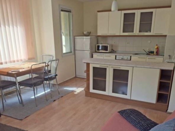 Дава се под наем Двустаен апартамент в София, Център - 60 кв.м за 597.21 € - Снимка #1