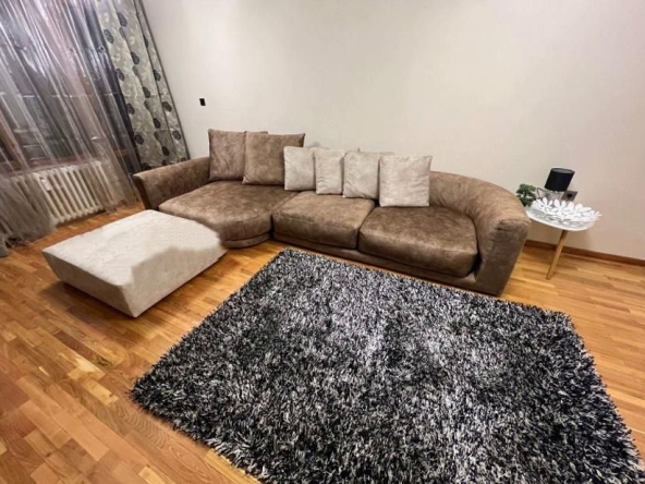 Дава се под наем Тристаен апартамент в София, Лозенец - 125 кв.м за 1500 € - Снимка #1