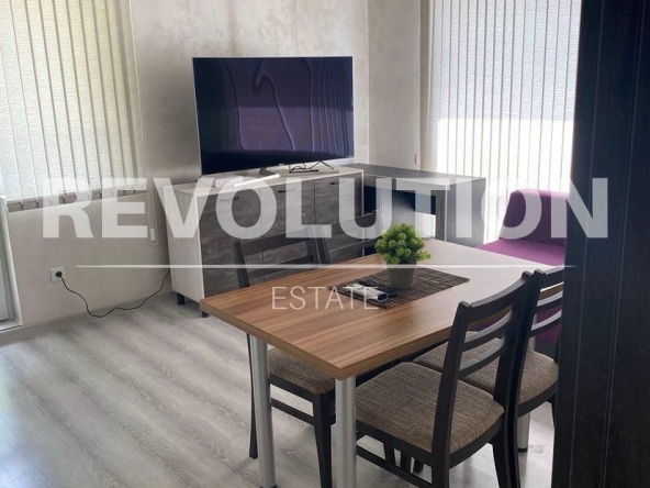 Дава се под наем Тристаен апартамент в Варна, Бриз - 80 кв.м за 598.23 € - Снимка #1