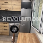 Дава се под наем Едностаен апартамент в Варна, Червен площад - 30 кв.м за 348.84 € - Снимка #1