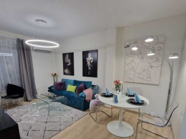 Дава се под наем Двустаен апартамент в София, Център - 70 кв.м за 759.9 € - Снимка #1