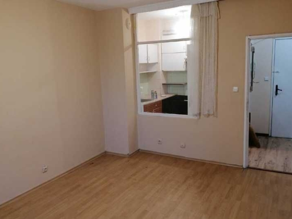 Дава се под наем Двустаен апартамент в Бургас, Зорница - 52 кв.м за 76.5 € - Снимка #1