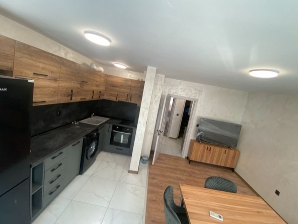 Дава се под наем Двустаен апартамент в Варна, Колхозен пазар - 68 кв.м за 484.5 € - Снимка #1