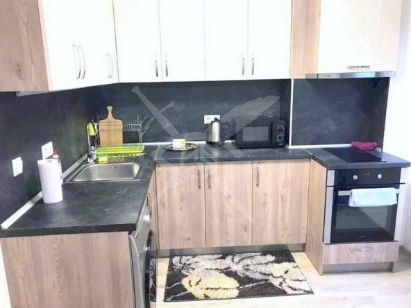 Дава се под наем Тристаен апартамент в Варна, Център - 60 кв.м за 648.21 € - Снимка #1