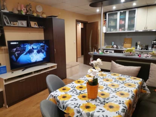 Дава се под наем Двустаен апартамент в Плевен, Дружба 1 - 50 кв.м за 262.65 € - Снимка #1