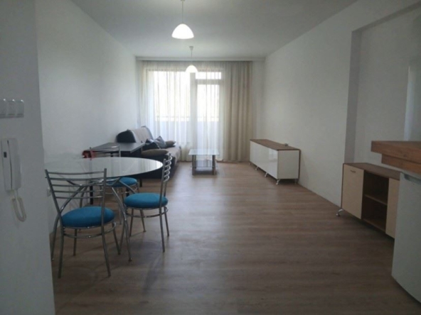 Дава се под наем Двустаен апартамент в София, Оборище - 87 кв.м за 846.6 € - Снимка #1