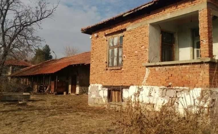Къща в с. Бяла река, Област Пловдив - 100 кв.м за 720 €/кв.м - Снимка #1
