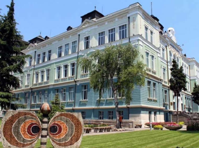Дава се под наем Заведение в Варна, Център - 48 кв.м за 2000 € - Снимка #1