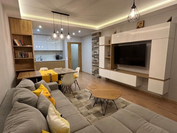 Дава се под наем Двустаен апартамент в София, Младост 2 - 77 кв.м за 875 € - Снимка #1