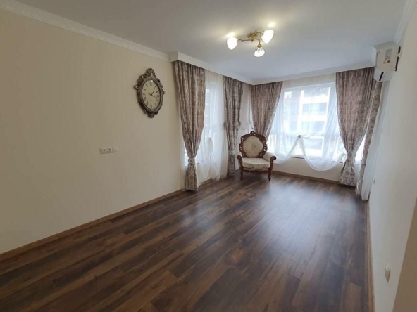 Четиристаен апартамент в Бургас, Славейков - 130 кв.м за 2124 €/кв.м - Снимка #1