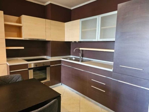 Дава се под наем Тристаен апартамент в София, Център - 87 кв.м за 750 € - Снимка #1