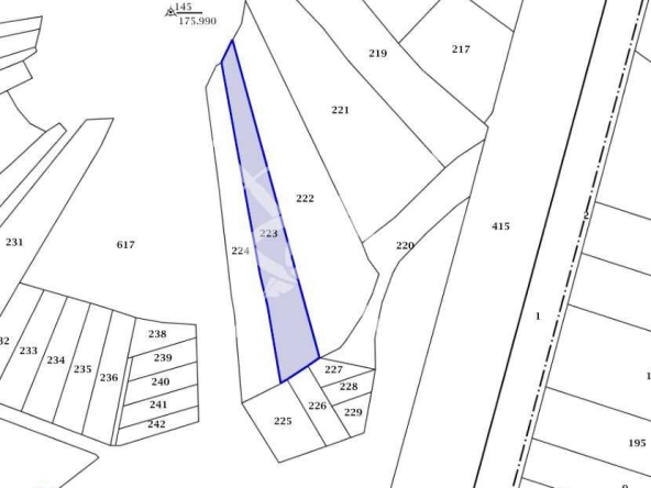 Парцел в Пловдив, Индустриална зона - Юг - 900 кв.м за 50 €/кв.м - Снимка #1