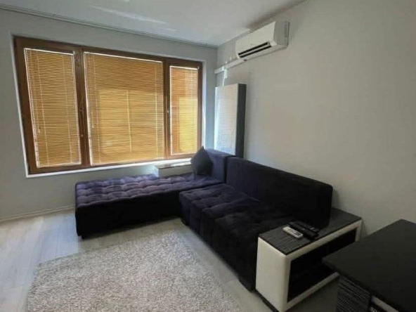 Дава се под наем Двустаен апартамент в София, Витоша - 72 кв.м за 698.19 € - Снимка #1