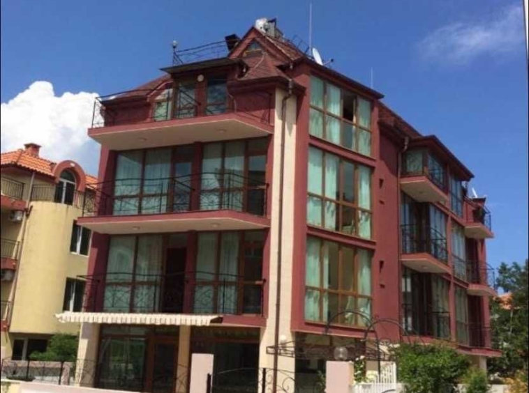 Дава се под наем Заведение в Несебър - 100 кв.м за 1020 € - Снимка #1