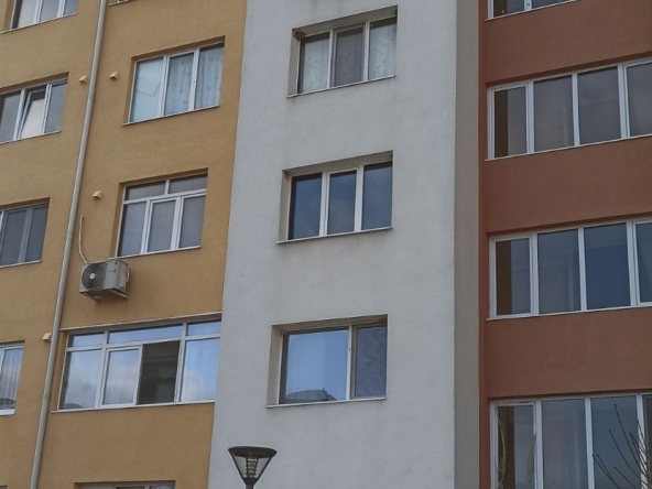 Двустаен апартамент в Сливен, Сини камъни - 64 кв.м за 1243 €/кв.м - Снимка #1