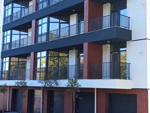 Дава се под наем Гараж / Паркомясто в Бургас, Меден рудник - зона Б - 25 кв.м за 127.5 € - Снимка #1