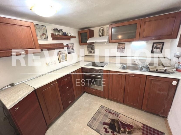 Дава се под наем Тристаен апартамент в Варна, м-т Траката - 75 кв.м за 348.84 € - Снимка #1