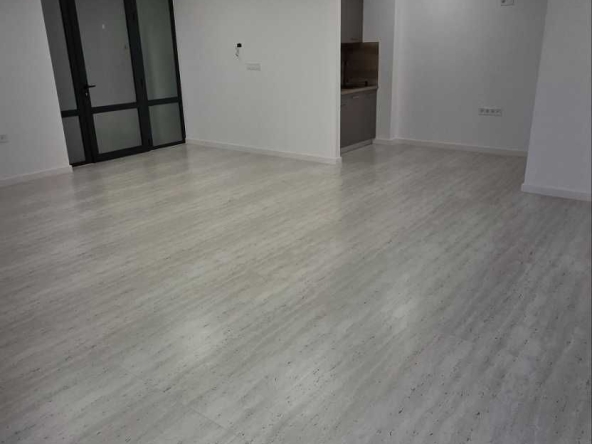 Дава се под наем Офис в Пловдив, Сточна гара - 302 кв.м за 1994.61 € - Снимка #1