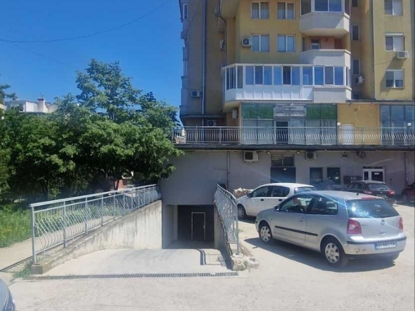 Дава се под наем Гараж / Паркомясто в Велико Търново, Стара част - 23 кв.м за 22950 € - Снимка #1