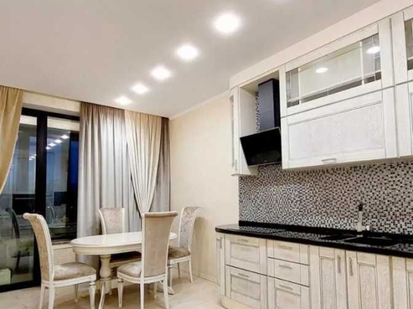 Дава се под наем Двустаен апартамент в Пловдив, Остромила - 76 кв.м за 331.5 € - Снимка #1