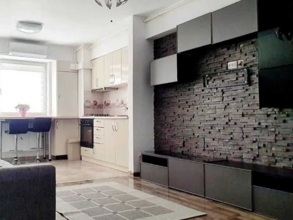 Дава се под наем Тристаен апартамент в Пловдив, Център - 72 кв.м за 183.6 € - Снимка #1