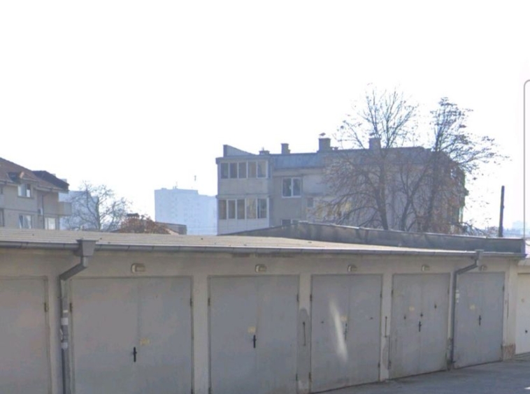 Гараж / Паркомясто в Добрич, Автогара - 18 кв.м за 1389 €/кв.м - Снимка #1