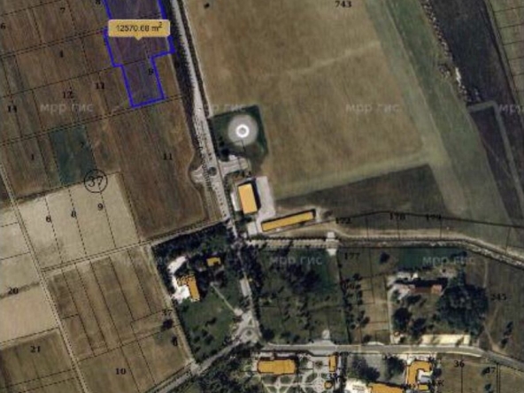 Парцел в с. Овощник, Област Стара Загора - 100000 кв.м за 0 €/кв.м - Снимка #1