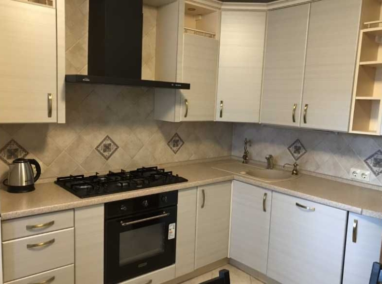 Дава се под наем  в Пловдив, Сточна гара - 20 кв.м за 89.76 € - Снимка #1