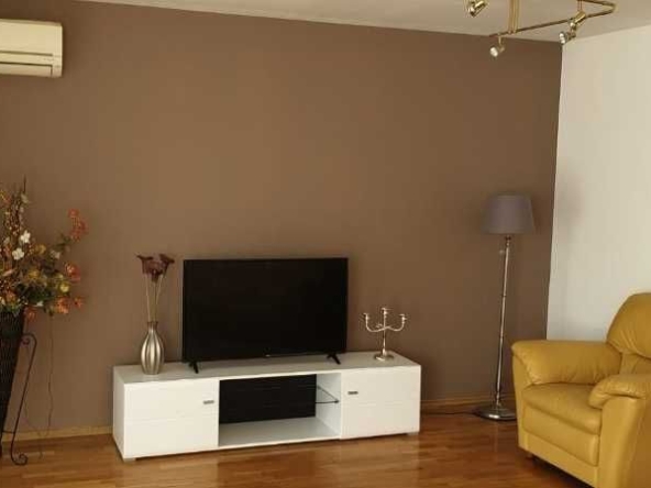 Дава се под наем Тристаен апартамент в Пловдив, Остромила - 90 кв.м за 331.5 € - Снимка #1